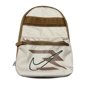 Nike Pro Big Boys Lunch tote
